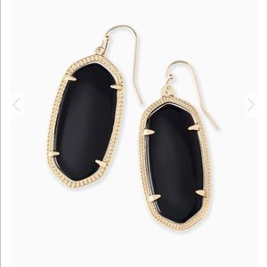 Elle Kendra Scott Earrings